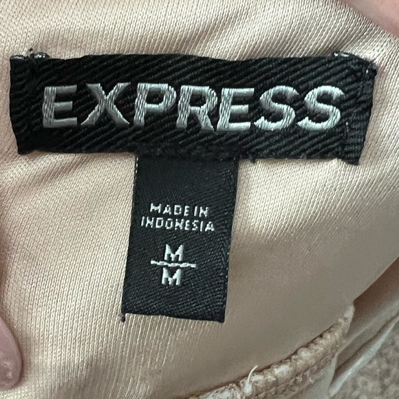 Gorgeous off white lace tank with criss cross front - Picture 7 of 7